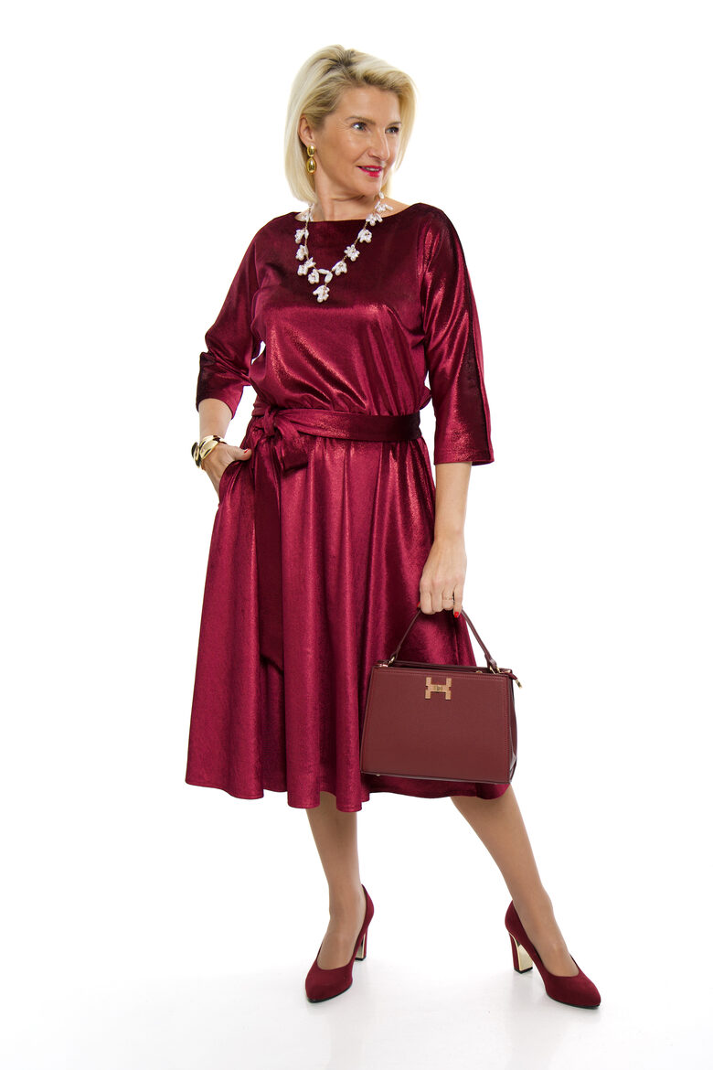 Eleganta plūmes krāsas kleita ar jostiņu un spīdumu Look Me