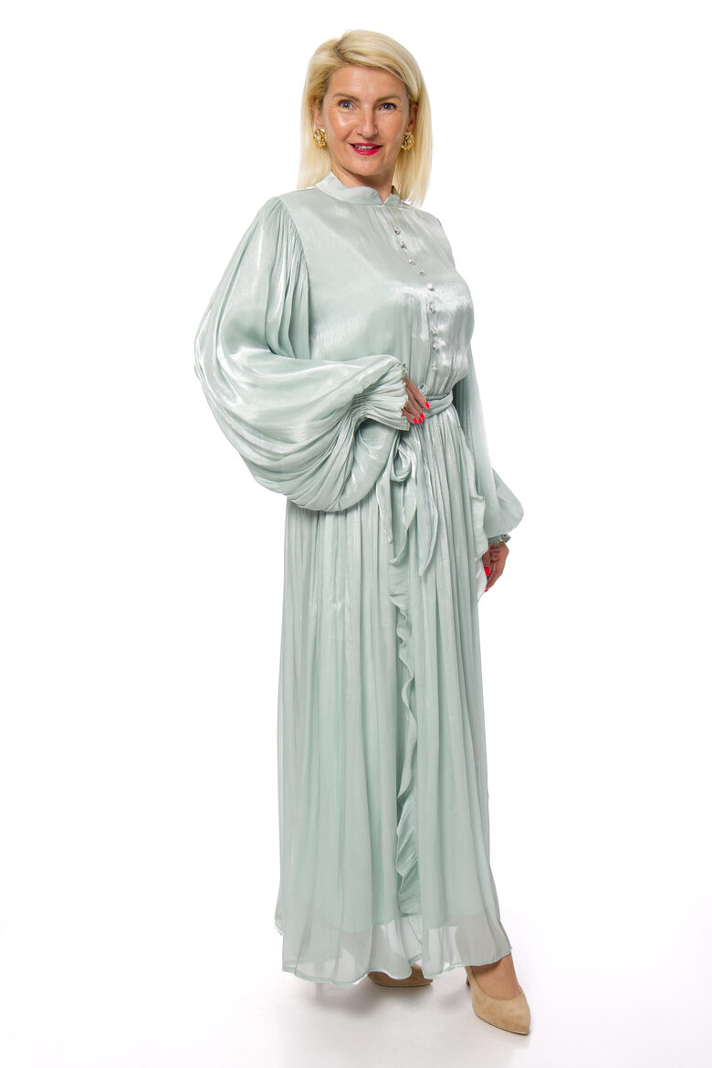 Eleganta pasteļzaļas krāsas garā kleita ar jostiņu OCULT