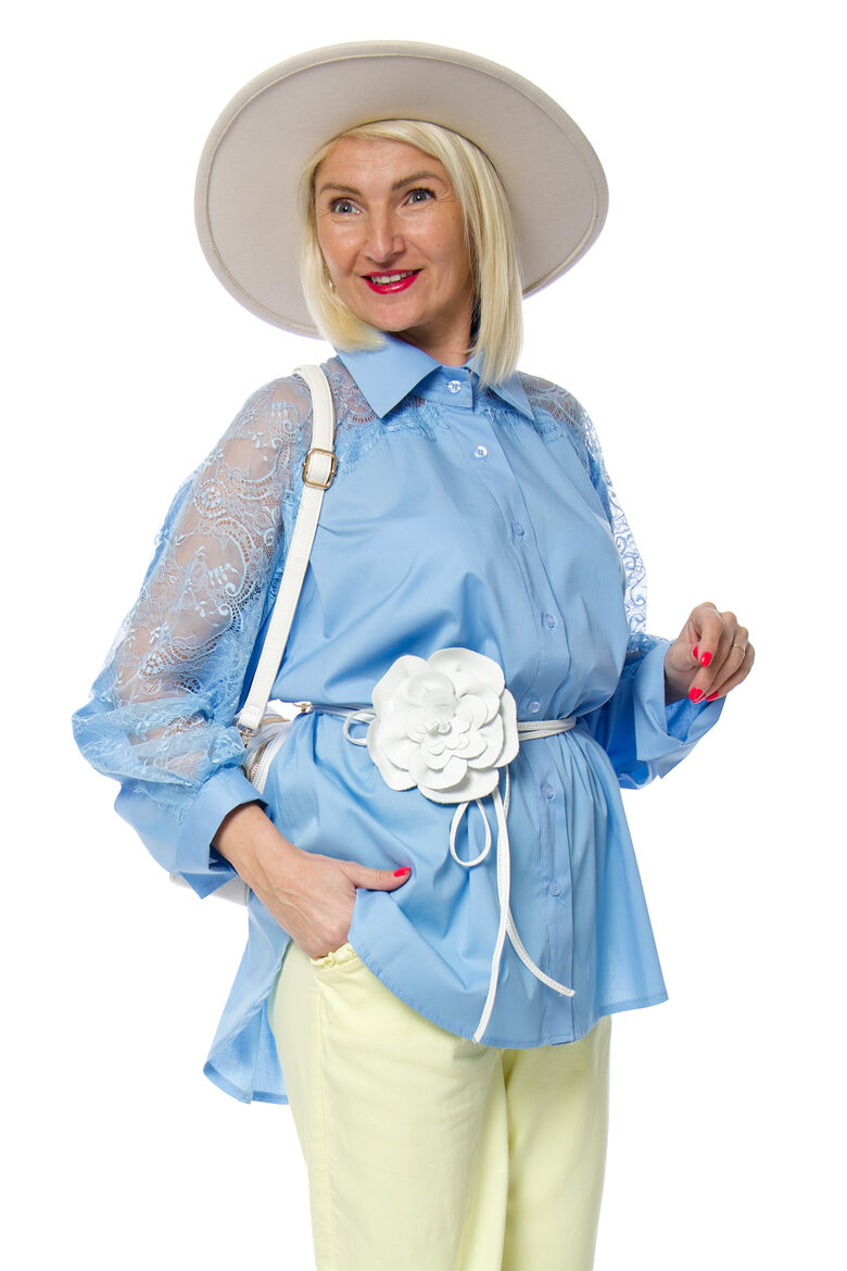 Zilas krāsas kokvilnas blūze ar mežģīni ZETA OTTO