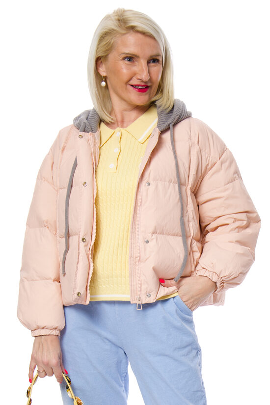 Gaiši rozā īsā dūnu virsjaka sievietēm