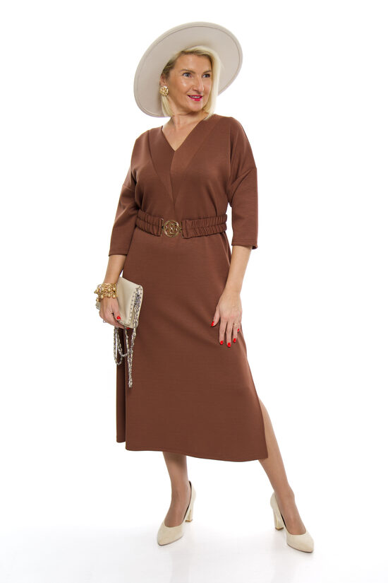 Brūnas krāsas kleita ar šķēlumiem un jostiņu BACARDO