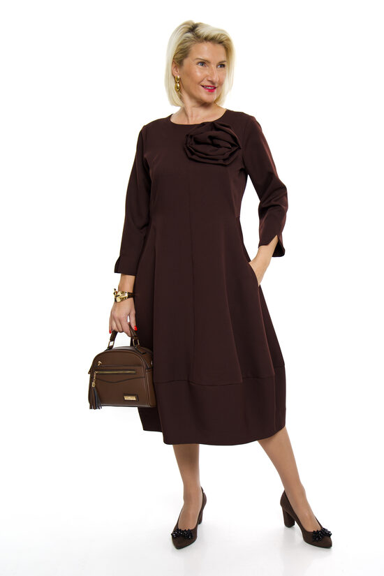 Tumši brūnas krāsas kleita ar kabatām Y VETTE