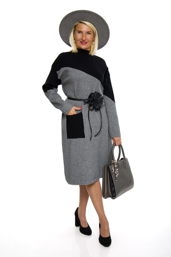 Pelēkas krāsas adīta kleita ar kabatu Palma