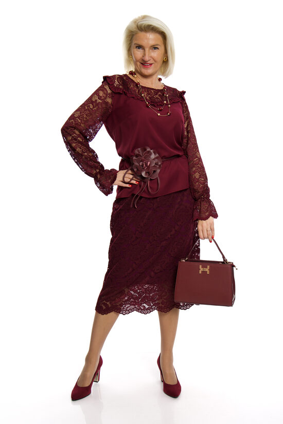 Bordo krāsas mežģīņu svārki ar oderi NC