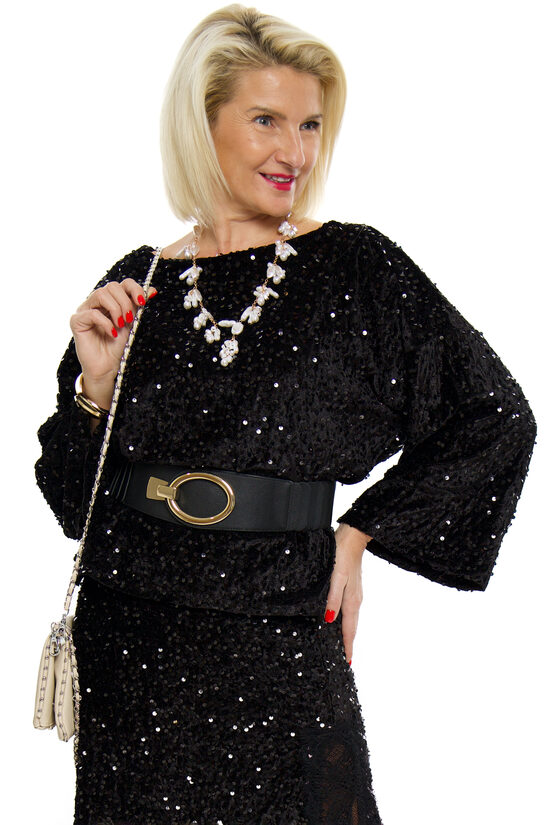 Melnas krāsas blūze-tops ar fliteriem WE MODA