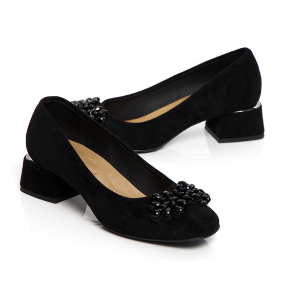 Melnas sieviešu kurpes ar dekoru For-But