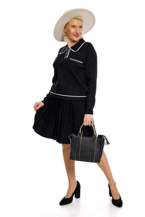 Melnas krāsas plisēti, adīti svārki M.B.21