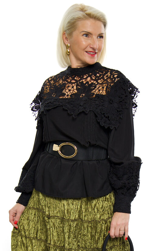 Melna blūze ar mežģīni