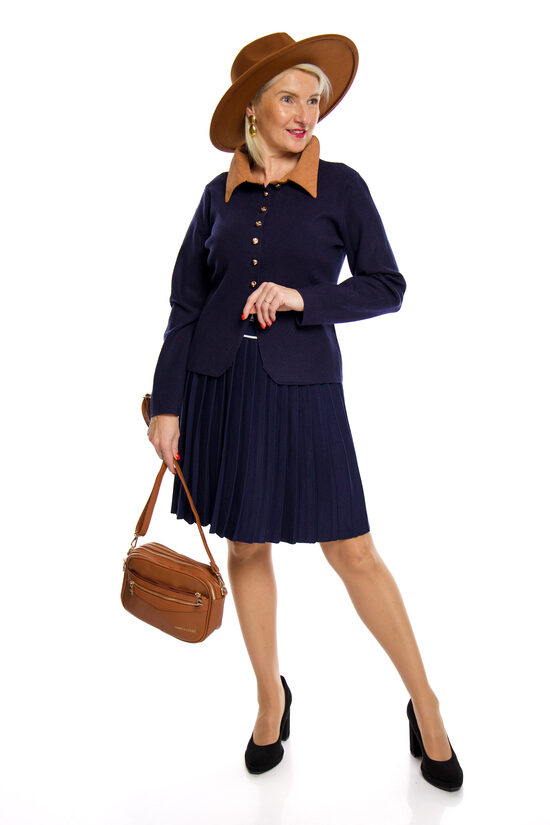 Tumši zilas krāsas plisēti, adīti svārki M.B.21