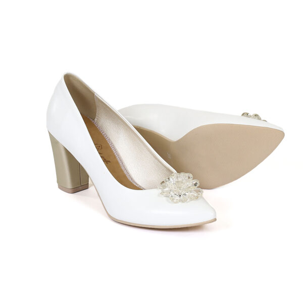 Baltas augstpapēžu kurpes For-But