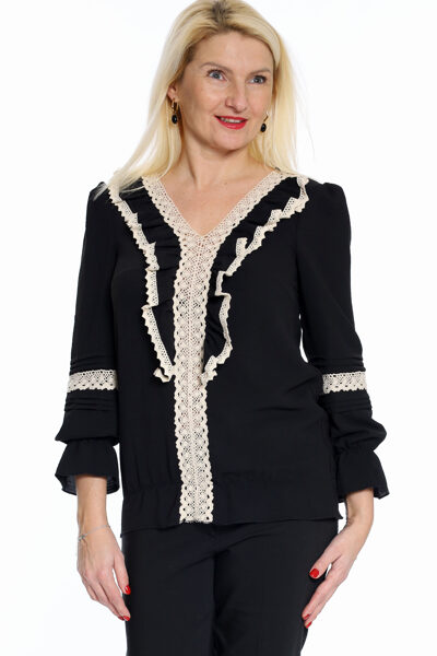 Melna blūze ar mežģīni un V-veida izgriezumu NC