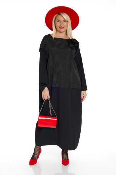 Brīva stila melna kleita ar noņemamu dekoru Mitica&Co