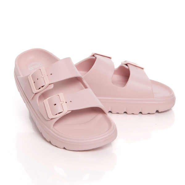 Vieglas vasaras putu iešļūcenes News